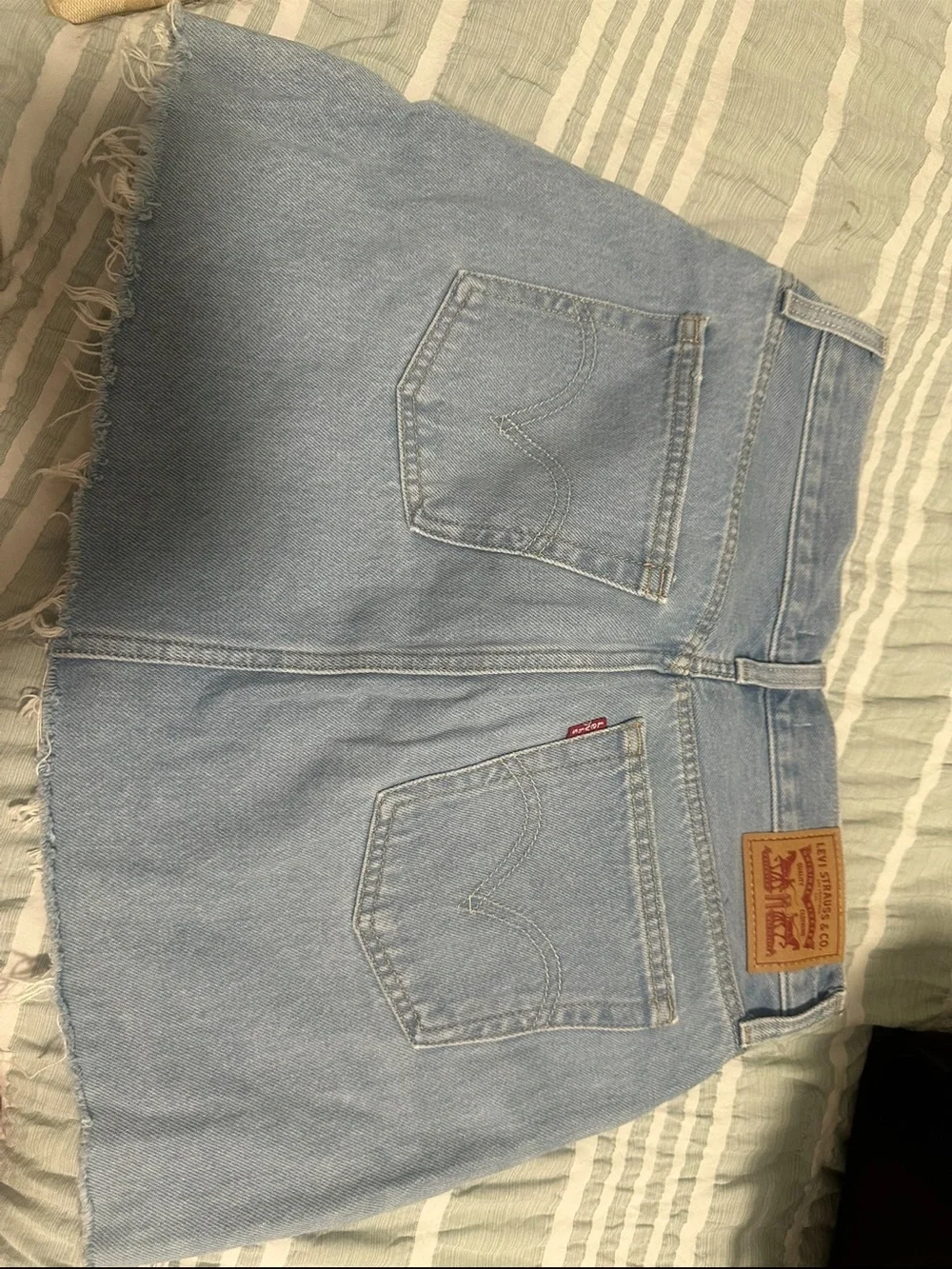 Levi’s Icon Denim Skirt Light Wash Raw Frayed Hem High Rise Mini